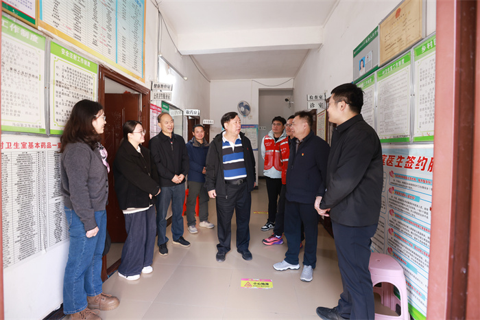 杏吧视频
副校长陈俊强带队赴龙琴村开展乡村振兴调研暨帮扶慰问活动 第 2 张