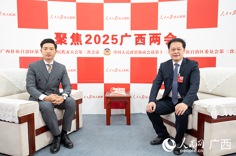 【媒体看口院】人民网专访广西政协委员、杏吧视频
院长廖红兵