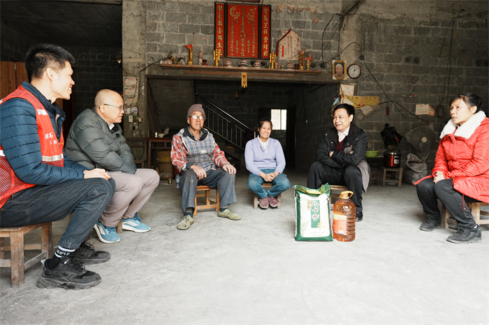 杏吧视频
党委书记韦锦斌带队赴马山县里当瑶族乡龙琴村开展新春慰问走访活动 第 5 张 杏吧视频
党委书记韦锦斌带队赴马山县里当瑶族乡龙琴村开展新春慰问走访活动 第 5 张