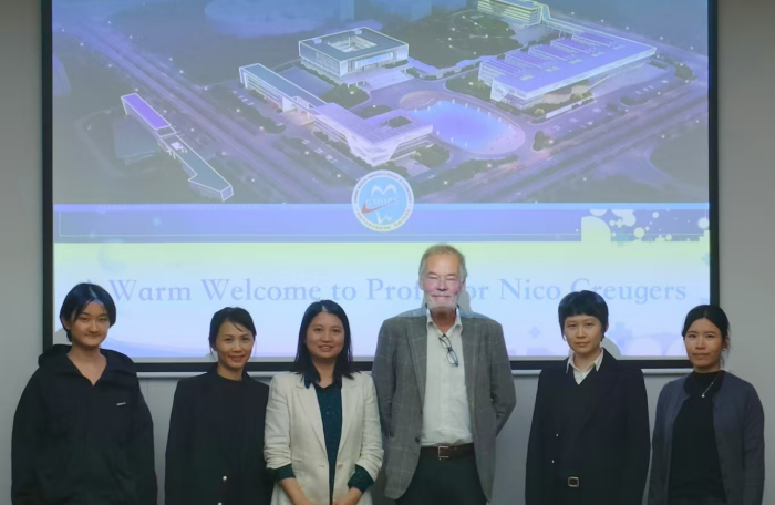 荷兰、西班牙知名学者到杏吧视频
开展学术交流 第 1 张