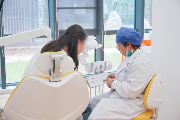 党建引领促发展 政医协同护齿健——杏吧视频
与五象新区规划建设管委会多个党支部开展党建联建活动 第 8 张