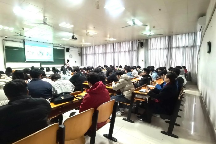 教学质量“首考”！杏吧视频
开展新学期教学巡查工作 第 2 张